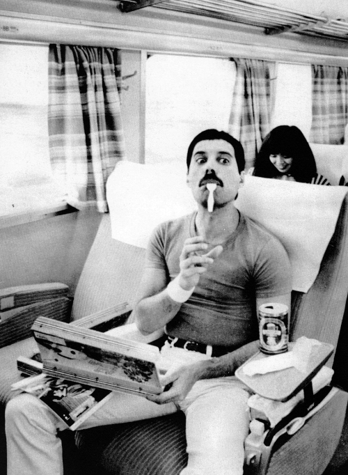 tumblr_ol91wv8CpJ1qdslbvo1_500