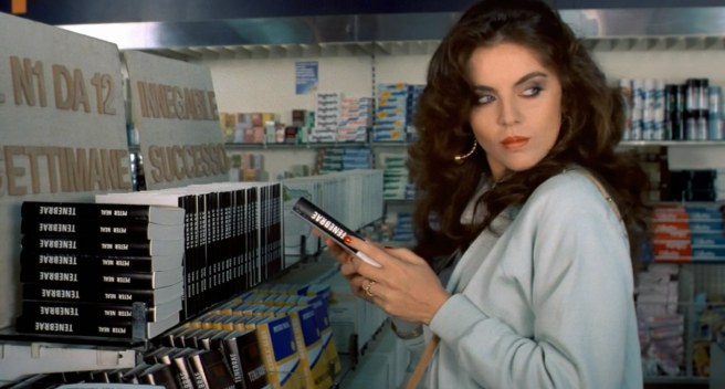 Tenebre.-.Der.kalte.Hauch.des.Todes.1982.German.AC3D.DL.720p.BluRay.x264.mkv_snapshot_00.06.25_[2012.02.23_19.55.21]