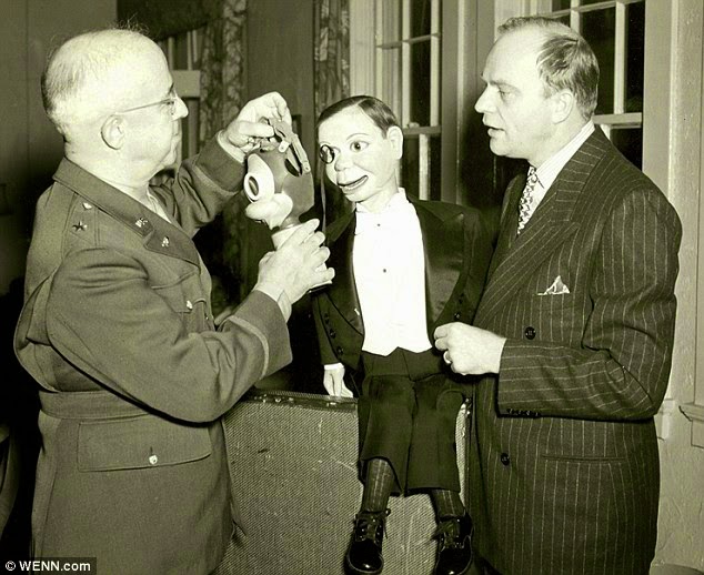 Mickey Mouse Gas Masks for Children from WWII (4)