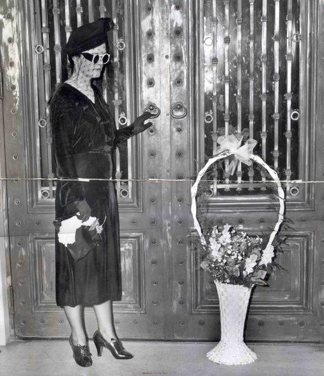 Valentino (fashion designer) visual data 8